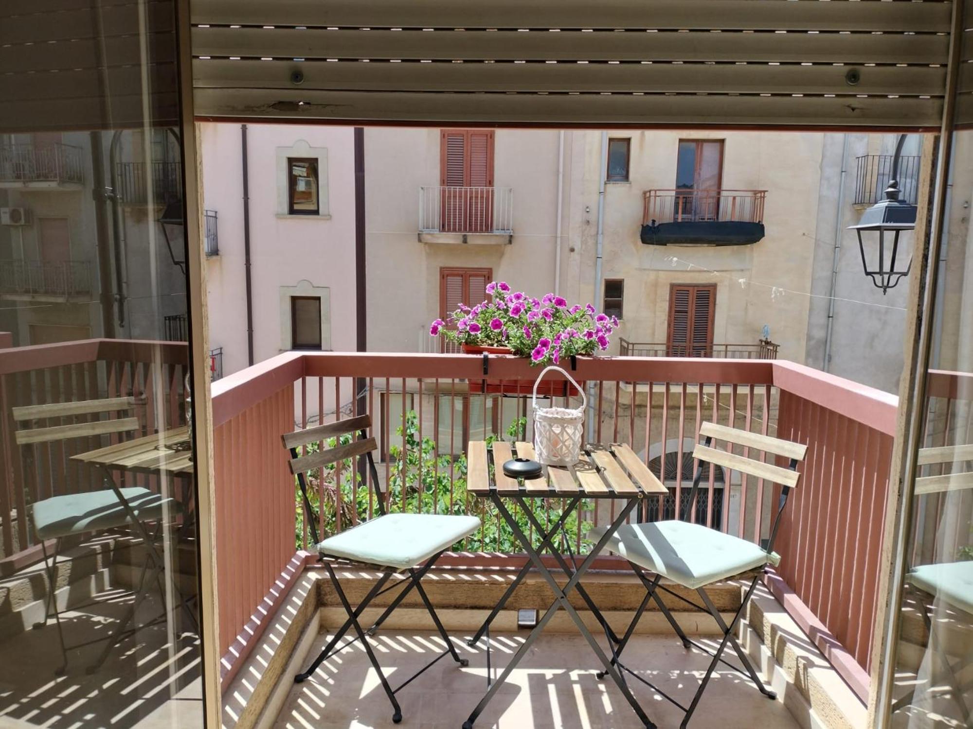 D&P Suites 1 Salemi Exterior foto